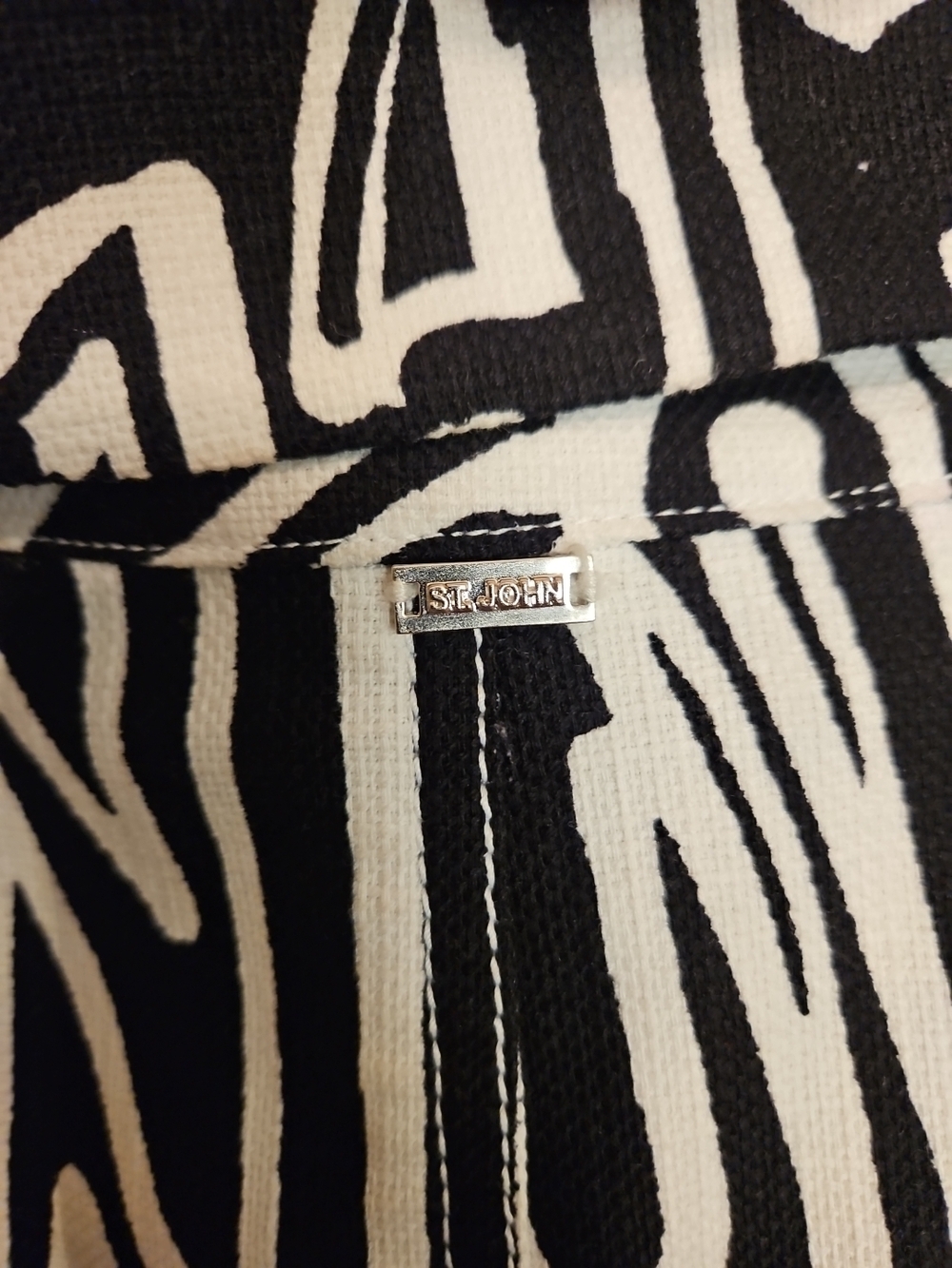 St. John Black & White Geometric Zip Size 10 Jacket - Picture 6 of 9